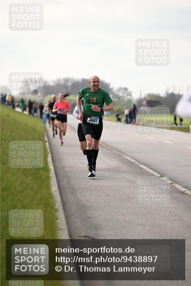 12.04.2026 - 45. Internationalen Wilhelmsburger Insellauf Dr. Thomas Lammeyer http://msf.ph/oto/9438897 12.04.2026 09:56:38 Laufen 3682 meine-sportfotos.de