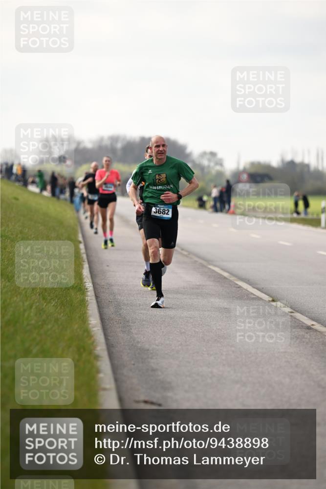 12.04.2026 - 45. Internationalen Wilhelmsburger Insellauf Dr. Thomas Lammeyer http://msf.ph/oto/9438898 12.04.2026 09:56:38 Laufen 3682 meine-sportfotos.de