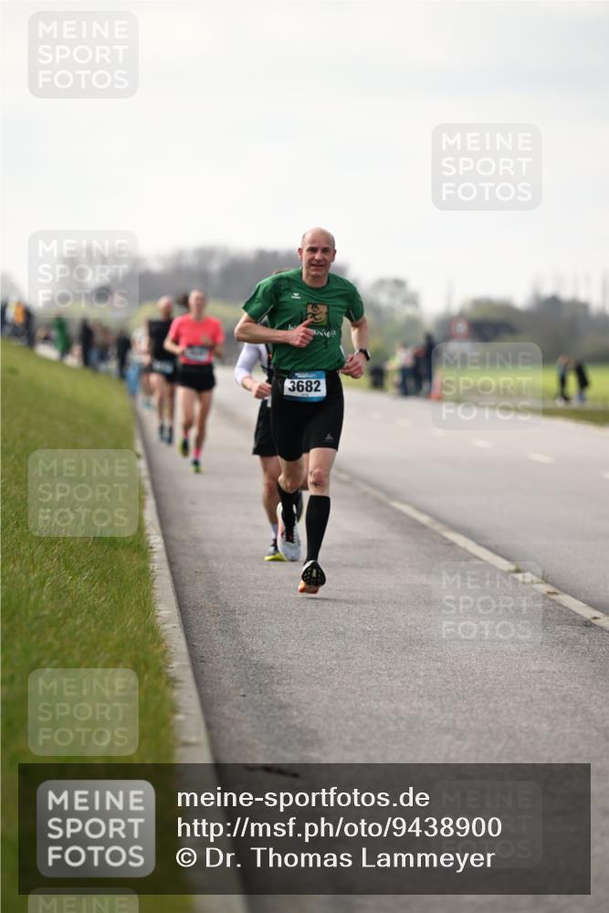 12.04.2026 - 45. Internationalen Wilhelmsburger Insellauf Dr. Thomas Lammeyer http://msf.ph/oto/9438900 12.04.2026 09:56:38 Laufen 3682 meine-sportfotos.de