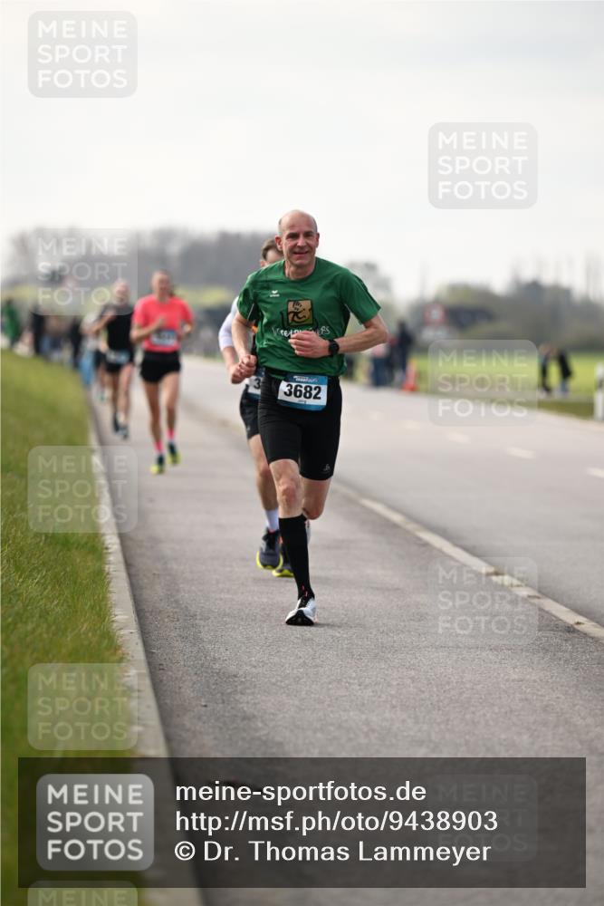 12.04.2026 - 45. Internationalen Wilhelmsburger Insellauf Dr. Thomas Lammeyer http://msf.ph/oto/9438903 12.04.2026 09:56:39 Laufen 3682 meine-sportfotos.de