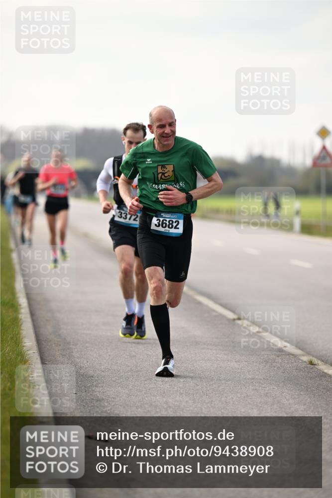 12.04.2026 - 45. Internationalen Wilhelmsburger Insellauf Dr. Thomas Lammeyer http://msf.ph/oto/9438908 12.04.2026 09:56:40 Laufen 3372, 3682 meine-sportfotos.de