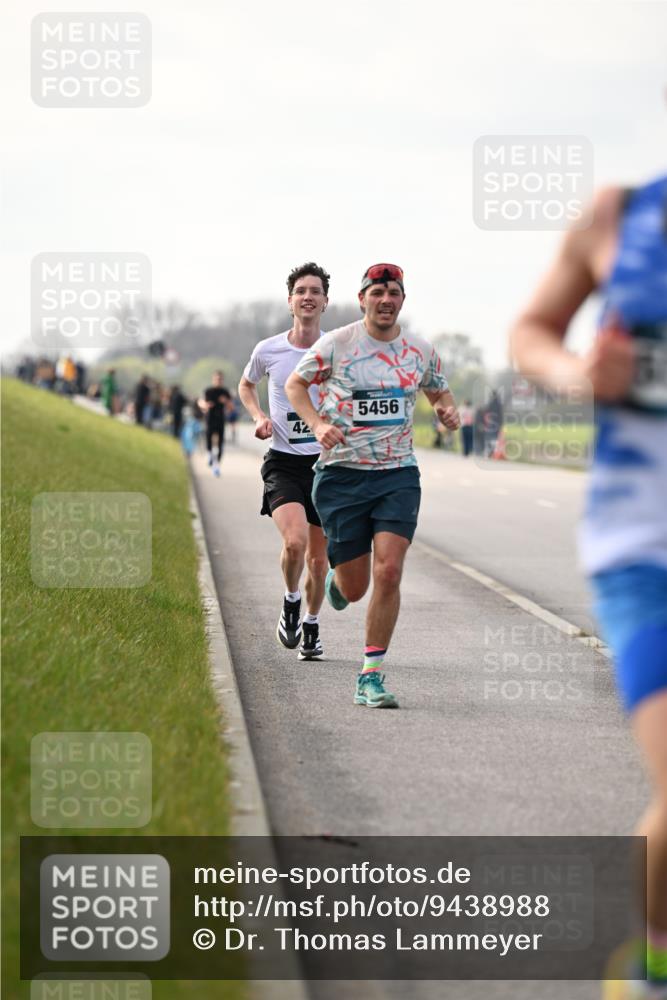 12.04.2026 - 45. Internationalen Wilhelmsburger Insellauf Dr. Thomas Lammeyer http://msf.ph/oto/9438988 12.04.2026 09:56:55 Laufen 42, 5456 meine-sportfotos.de