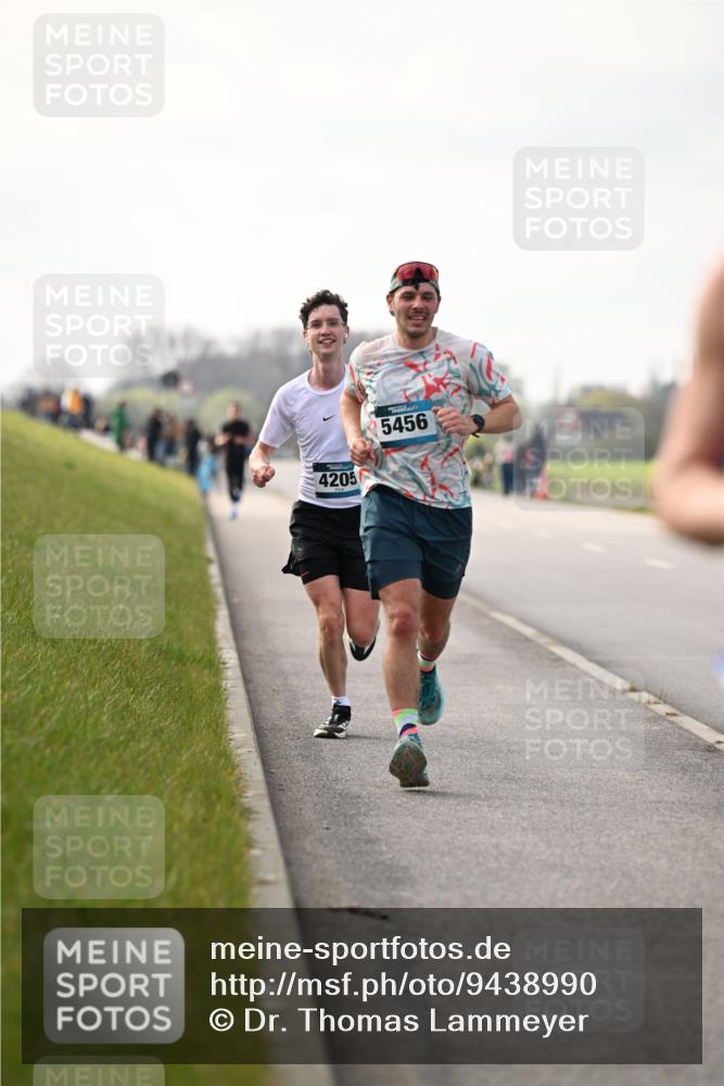 12.04.2026 - 45. Internationalen Wilhelmsburger Insellauf Dr. Thomas Lammeyer http://msf.ph/oto/9438990 12.04.2026 09:56:56 Laufen 4205, 5456 meine-sportfotos.de