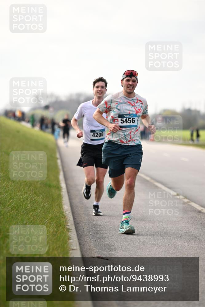 12.04.2026 - 45. Internationalen Wilhelmsburger Insellauf Dr. Thomas Lammeyer http://msf.ph/oto/9438993 12.04.2026 09:56:56 Laufen 4205, 5456 meine-sportfotos.de