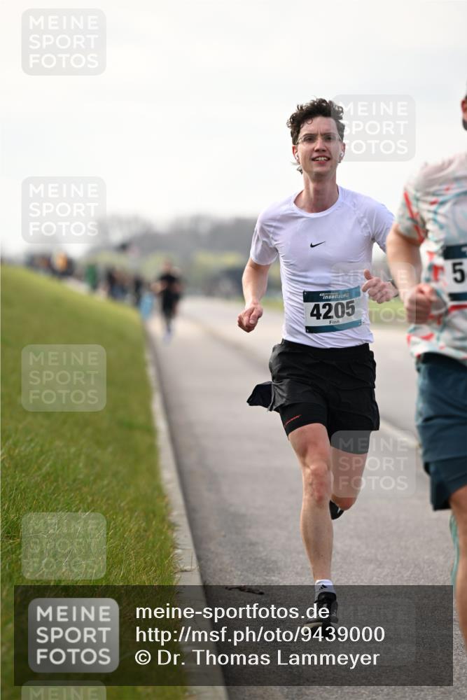12.04.2026 - 45. Internationalen Wilhelmsburger Insellauf Dr. Thomas Lammeyer http://msf.ph/oto/9439000 12.04.2026 09:56:58 Laufen 4205, 5 meine-sportfotos.de