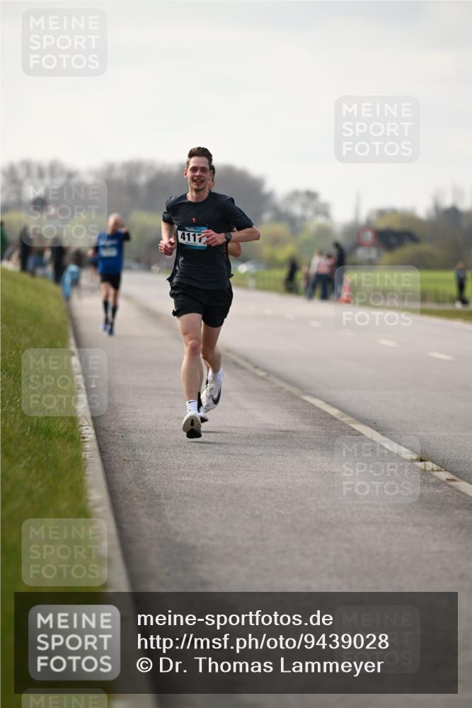 12.04.2026 - 45. Internationalen Wilhelmsburger Insellauf Dr. Thomas Lammeyer http://msf.ph/oto/9439028 12.04.2026 09:57:17 Laufen 4117 meine-sportfotos.de