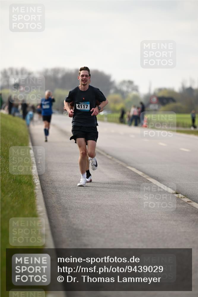 12.04.2026 - 45. Internationalen Wilhelmsburger Insellauf Dr. Thomas Lammeyer http://msf.ph/oto/9439029 12.04.2026 09:57:17 Laufen 4117 meine-sportfotos.de