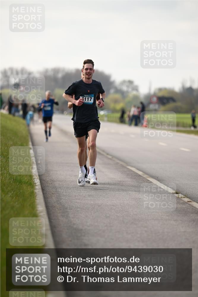 12.04.2026 - 45. Internationalen Wilhelmsburger Insellauf Dr. Thomas Lammeyer http://msf.ph/oto/9439030 12.04.2026 09:57:17 Laufen 4117 meine-sportfotos.de