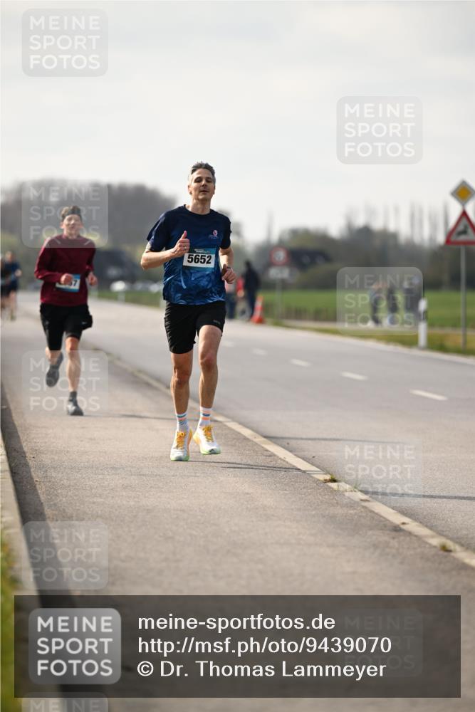 12.04.2026 - 45. Internationalen Wilhelmsburger Insellauf Dr. Thomas Lammeyer http://msf.ph/oto/9439070 12.04.2026 09:57:45 Laufen 5652 meine-sportfotos.de