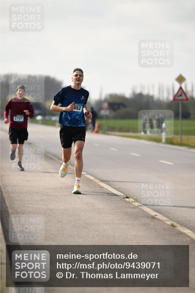 12.04.2026 - 45. Internationalen Wilhelmsburger Insellauf Dr. Thomas Lammeyer http://msf.ph/oto/9439071 12.04.2026 09:57:45 Laufen 2757, 652 meine-sportfotos.de
