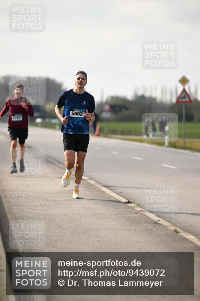 12.04.2026 - 45. Internationalen Wilhelmsburger Insellauf Dr. Thomas Lammeyer http://msf.ph/oto/9439072 12.04.2026 09:57:45 Laufen 5652, 2757 meine-sportfotos.de