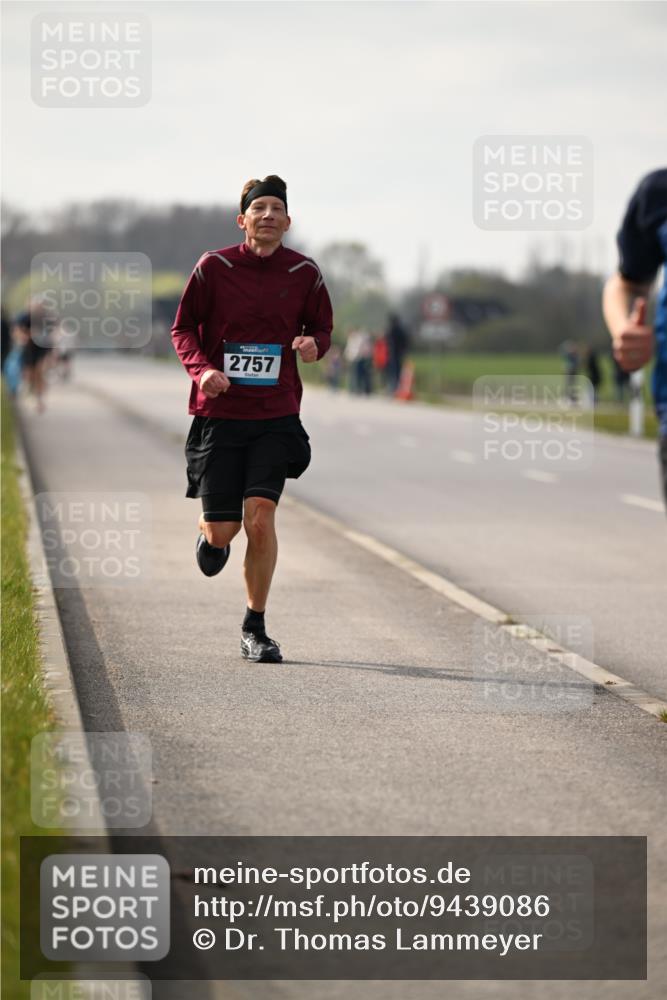 12.04.2026 - 45. Internationalen Wilhelmsburger Insellauf Dr. Thomas Lammeyer http://msf.ph/oto/9439086 12.04.2026 09:57:48 Laufen 2757 meine-sportfotos.de
