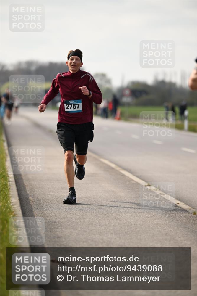 12.04.2026 - 45. Internationalen Wilhelmsburger Insellauf Dr. Thomas Lammeyer http://msf.ph/oto/9439088 12.04.2026 09:57:49 Laufen 2757 meine-sportfotos.de