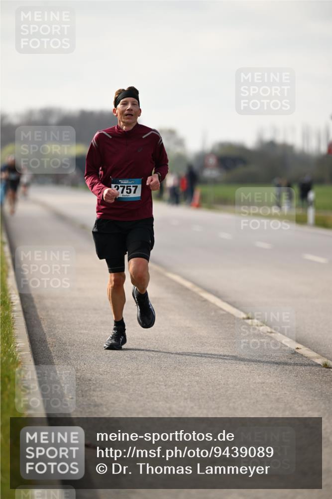 12.04.2026 - 45. Internationalen Wilhelmsburger Insellauf Dr. Thomas Lammeyer http://msf.ph/oto/9439089 12.04.2026 09:57:49 Laufen 2757 meine-sportfotos.de