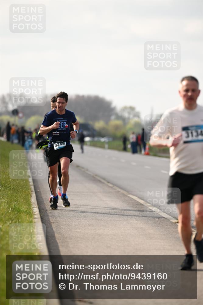 12.04.2026 - 45. Internationalen Wilhelmsburger Insellauf Dr. Thomas Lammeyer http://msf.ph/oto/9439160 12.04.2026 09:58:27 Laufen 2023, 3289, 3134 meine-sportfotos.de