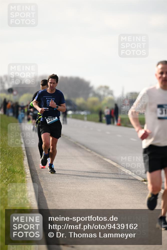 12.04.2026 - 45. Internationalen Wilhelmsburger Insellauf Dr. Thomas Lammeyer http://msf.ph/oto/9439162 12.04.2026 09:58:27 Laufen 2023, 3289, 31 meine-sportfotos.de