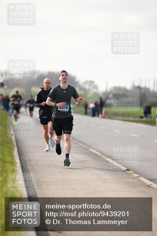 12.04.2026 - 45. Internationalen Wilhelmsburger Insellauf Dr. Thomas Lammeyer http://msf.ph/oto/9439201 12.04.2026 09:58:39 Laufen 976, 226 meine-sportfotos.de