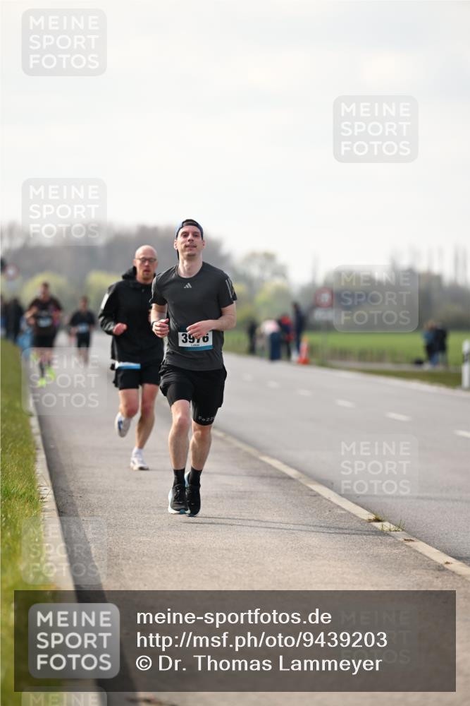 12.04.2026 - 45. Internationalen Wilhelmsburger Insellauf Dr. Thomas Lammeyer http://msf.ph/oto/9439203 12.04.2026 09:58:39 Laufen 3976, 22 meine-sportfotos.de
