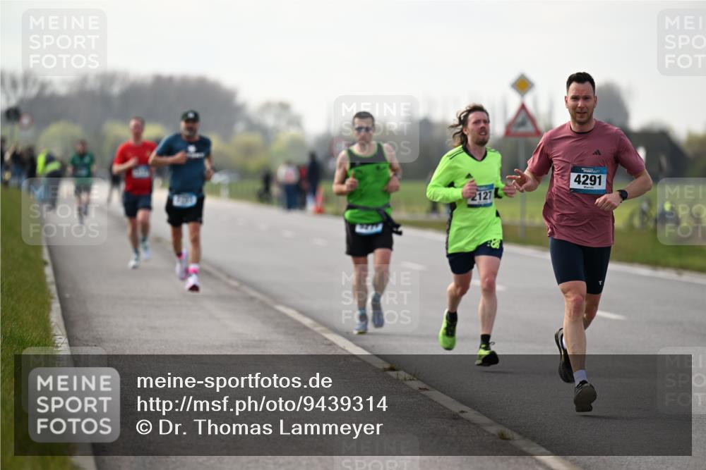 12.04.2026 - 45. Internationalen Wilhelmsburger Insellauf Dr. Thomas Lammeyer http://msf.ph/oto/9439314 12.04.2026 09:59:43 Laufen 2127, 4291 meine-sportfotos.de