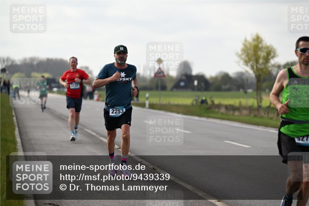 12.04.2026 - 45. Internationalen Wilhelmsburger Insellauf Dr. Thomas Lammeyer http://msf.ph/oto/9439339 12.04.2026 09:59:49 Laufen 3137, 2253, 527 meine-sportfotos.de