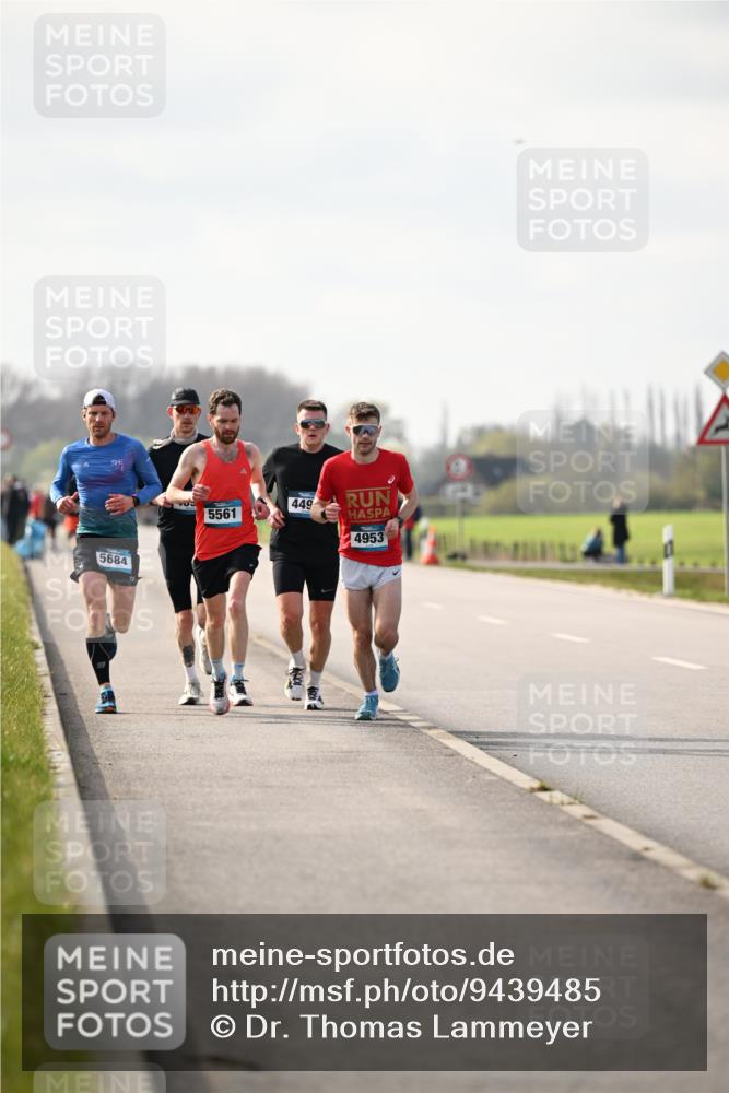 12.04.2026 - 45. Internationalen Wilhelmsburger Insellauf Dr. Thomas Lammeyer http://msf.ph/oto/9439485 12.04.2026 10:01:26 Laufen 5684, 449, 5561, 4953 meine-sportfotos.de