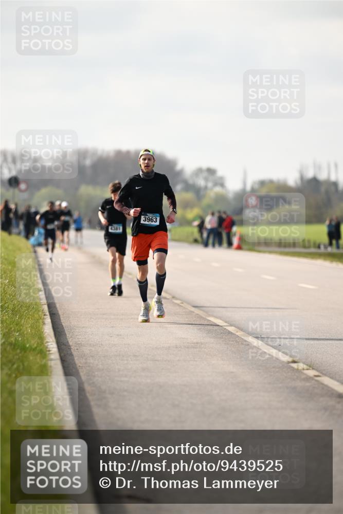 12.04.2026 - 45. Internationalen Wilhelmsburger Insellauf Dr. Thomas Lammeyer http://msf.ph/oto/9439525 12.04.2026 10:01:41 Laufen 4381, 3963 meine-sportfotos.de