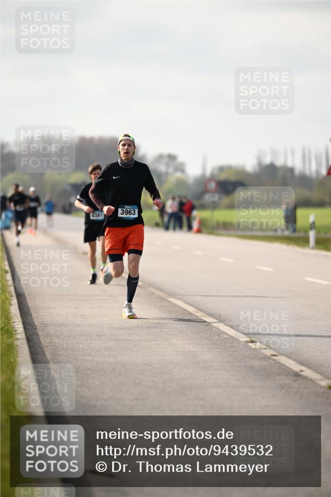 12.04.2026 - 45. Internationalen Wilhelmsburger Insellauf Dr. Thomas Lammeyer http://msf.ph/oto/9439532 12.04.2026 10:01:42 Laufen 438, 3963 meine-sportfotos.de