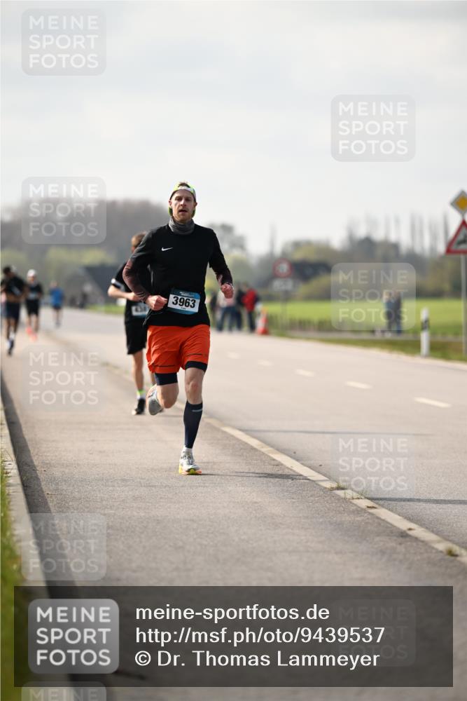 12.04.2026 - 45. Internationalen Wilhelmsburger Insellauf Dr. Thomas Lammeyer http://msf.ph/oto/9439537 12.04.2026 10:01:42 Laufen 3963, 4518 meine-sportfotos.de