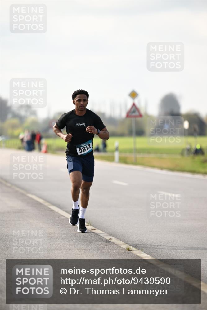 12.04.2026 - 45. Internationalen Wilhelmsburger Insellauf Dr. Thomas Lammeyer http://msf.ph/oto/9439590 12.04.2026 10:01:55 Laufen 1, 5812 meine-sportfotos.de