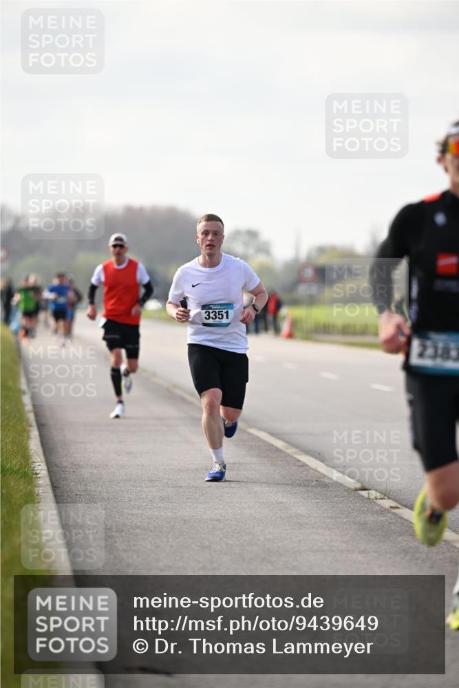 12.04.2026 - 45. Internationalen Wilhelmsburger Insellauf Dr. Thomas Lammeyer http://msf.ph/oto/9439649 12.04.2026 10:02:06 Laufen 3351, 2383 meine-sportfotos.de