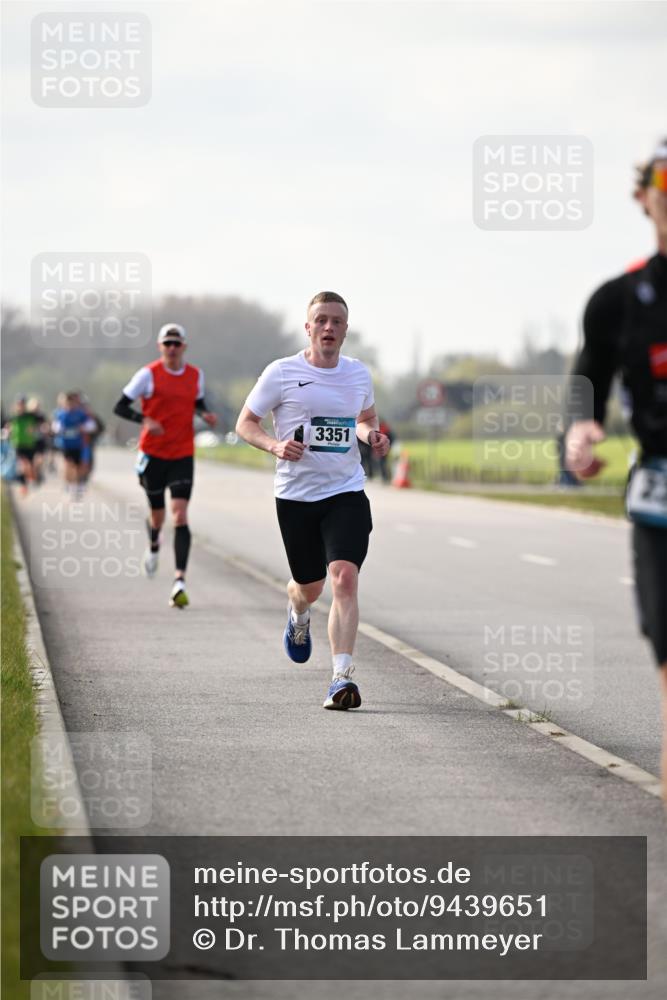 12.04.2026 - 45. Internationalen Wilhelmsburger Insellauf Dr. Thomas Lammeyer http://msf.ph/oto/9439651 12.04.2026 10:02:06 Laufen 3351 meine-sportfotos.de