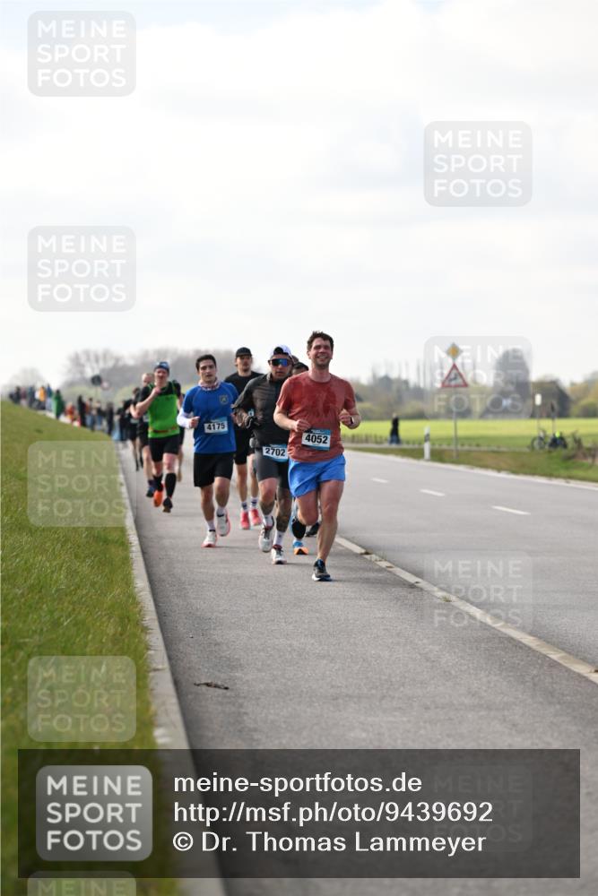 12.04.2026 - 45. Internationalen Wilhelmsburger Insellauf Dr. Thomas Lammeyer http://msf.ph/oto/9439692 12.04.2026 10:02:25 Laufen 4175, 2702, 4052 meine-sportfotos.de