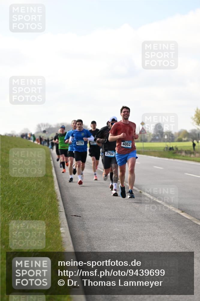 12.04.2026 - 45. Internationalen Wilhelmsburger Insellauf Dr. Thomas Lammeyer http://msf.ph/oto/9439699 12.04.2026 10:02:26 Laufen 4175, 2702, 4052 meine-sportfotos.de