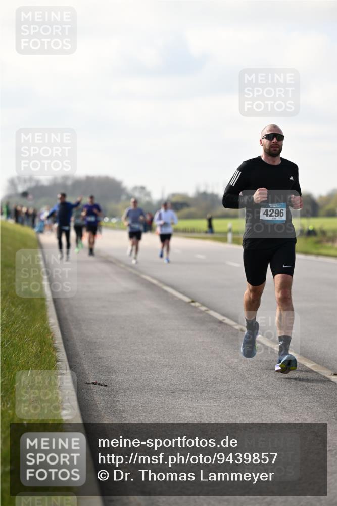 12.04.2026 - 45. Internationalen Wilhelmsburger Insellauf Dr. Thomas Lammeyer http://msf.ph/oto/9439857 12.04.2026 10:03:01 Laufen 4296 meine-sportfotos.de