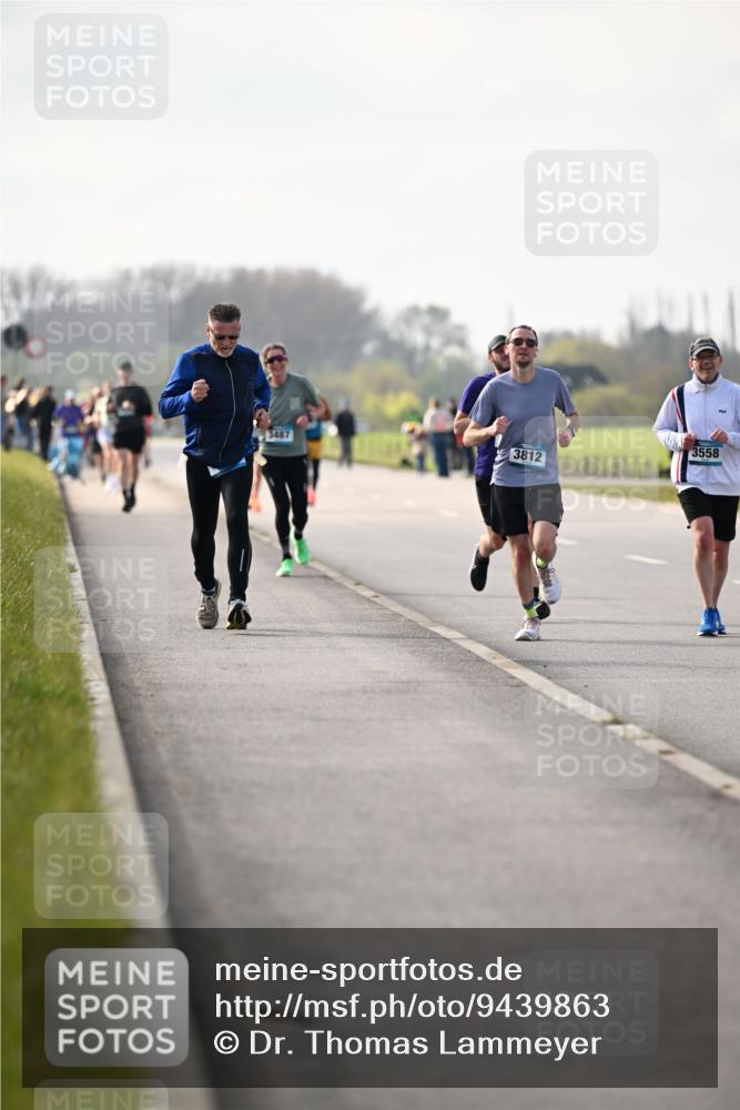 12.04.2026 - 45. Internationalen Wilhelmsburger Insellauf Dr. Thomas Lammeyer http://msf.ph/oto/9439863 12.04.2026 10:03:04 Laufen 3487, 3812, 3558 meine-sportfotos.de