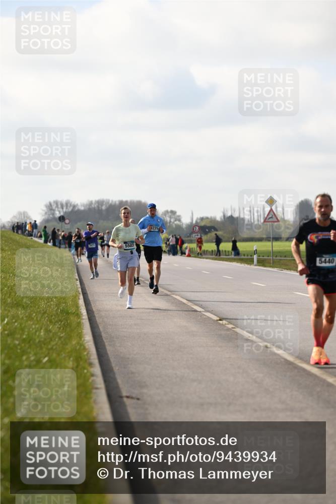 12.04.2026 - 45. Internationalen Wilhelmsburger Insellauf Dr. Thomas Lammeyer http://msf.ph/oto/9439934 12.04.2026 10:03:23 Laufen 3473, 5503, 1225, 2, 5440 meine-sportfotos.de