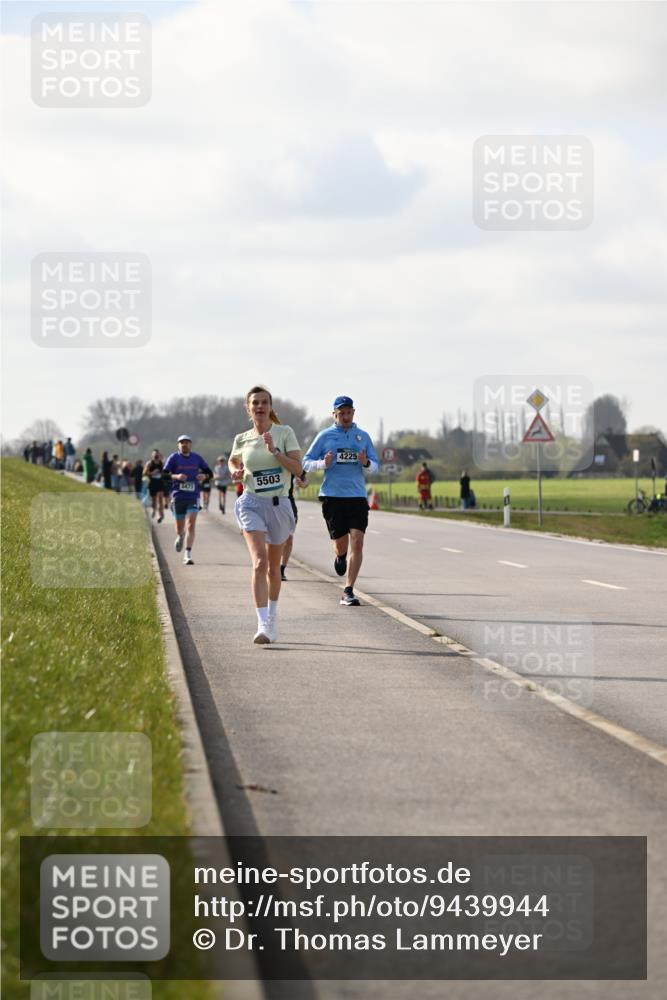 12.04.2026 - 45. Internationalen Wilhelmsburger Insellauf Dr. Thomas Lammeyer http://msf.ph/oto/9439944 12.04.2026 10:03:24 Laufen 5473, 5503, 4225 meine-sportfotos.de