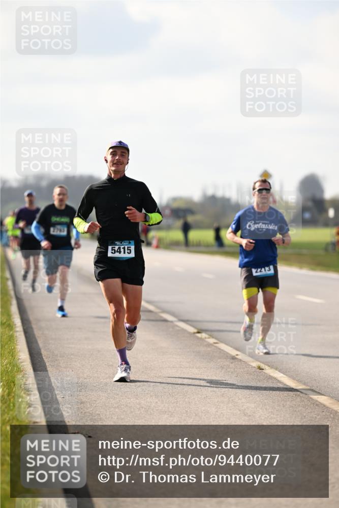 12.04.2026 - 45. Internationalen Wilhelmsburger Insellauf Dr. Thomas Lammeyer http://msf.ph/oto/9440077 12.04.2026 10:03:51 Laufen 2763, 5415, 2213 meine-sportfotos.de