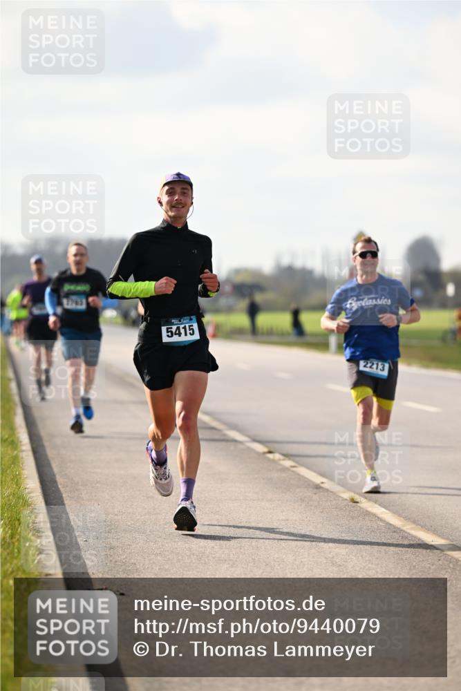 12.04.2026 - 45. Internationalen Wilhelmsburger Insellauf Dr. Thomas Lammeyer http://msf.ph/oto/9440079 12.04.2026 10:03:52 Laufen 5415, 2213 meine-sportfotos.de