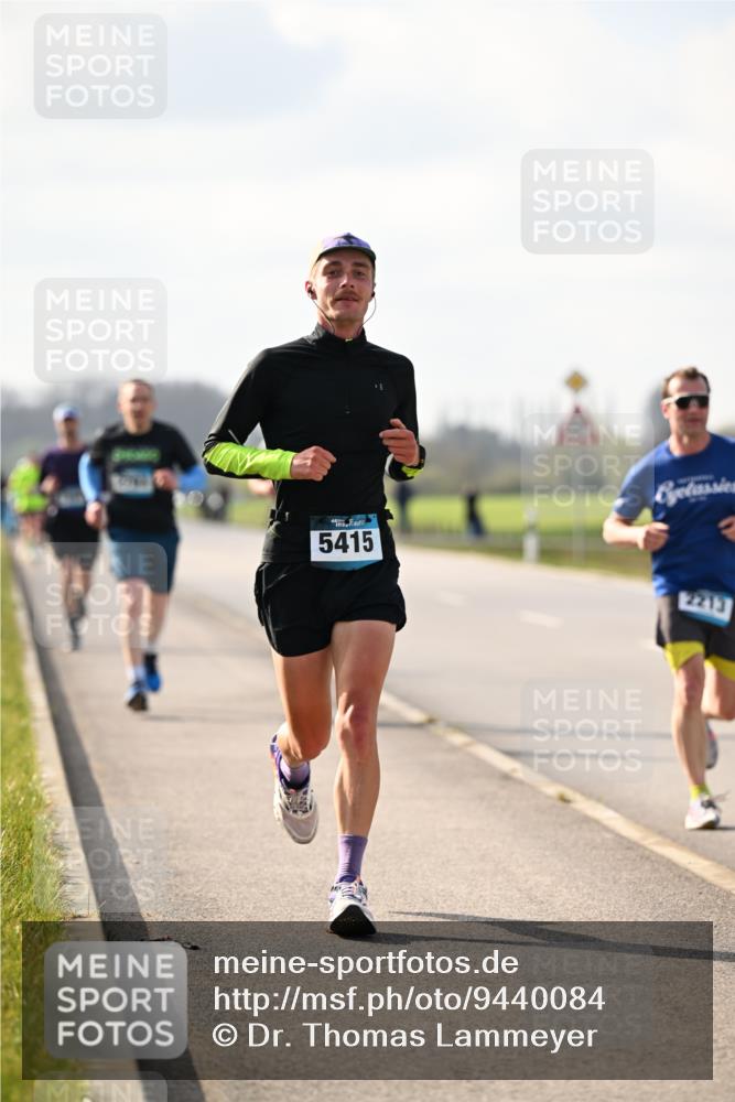 12.04.2026 - 45. Internationalen Wilhelmsburger Insellauf Dr. Thomas Lammeyer http://msf.ph/oto/9440084 12.04.2026 10:03:52 Laufen 5415, 2213 meine-sportfotos.de