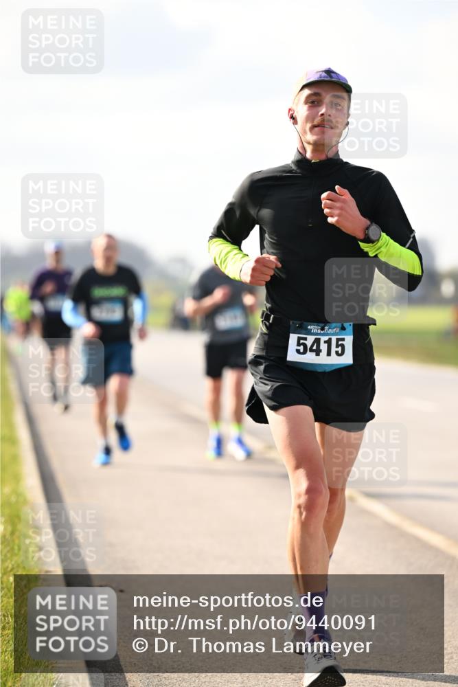 12.04.2026 - 45. Internationalen Wilhelmsburger Insellauf Dr. Thomas Lammeyer http://msf.ph/oto/9440091 12.04.2026 10:03:53 Laufen 4, 5415 meine-sportfotos.de