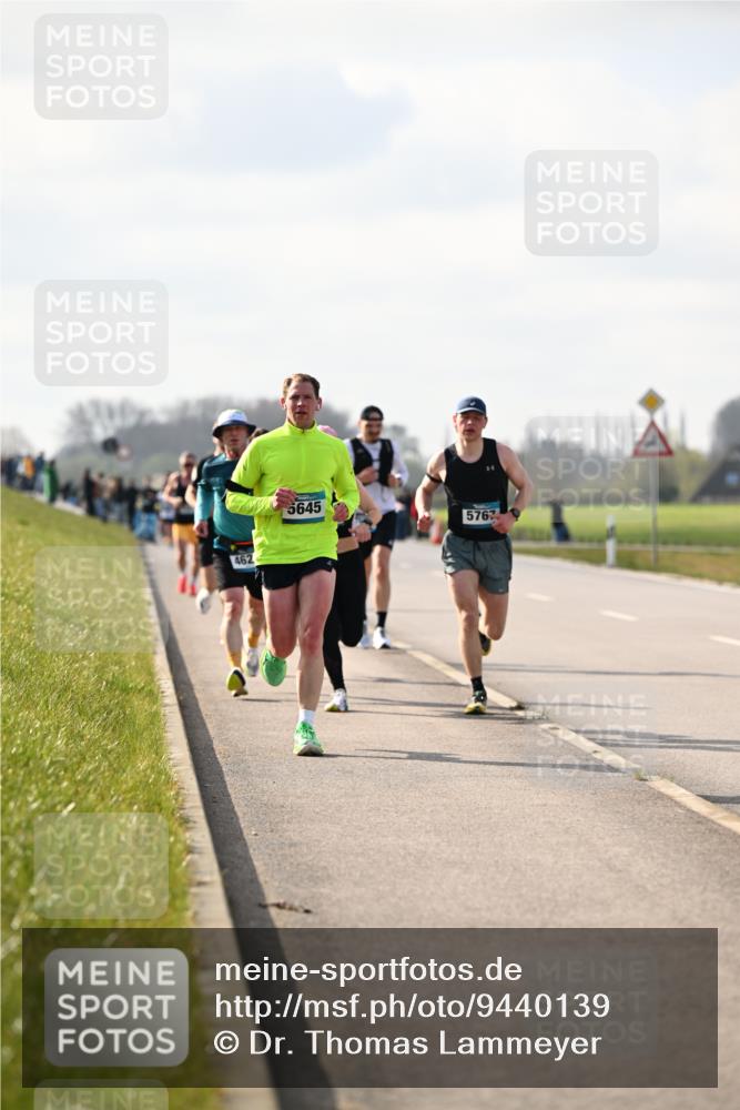 12.04.2026 - 45. Internationalen Wilhelmsburger Insellauf Dr. Thomas Lammeyer http://msf.ph/oto/9440139 12.04.2026 10:04:07 Laufen 462, 5645, 5767 meine-sportfotos.de