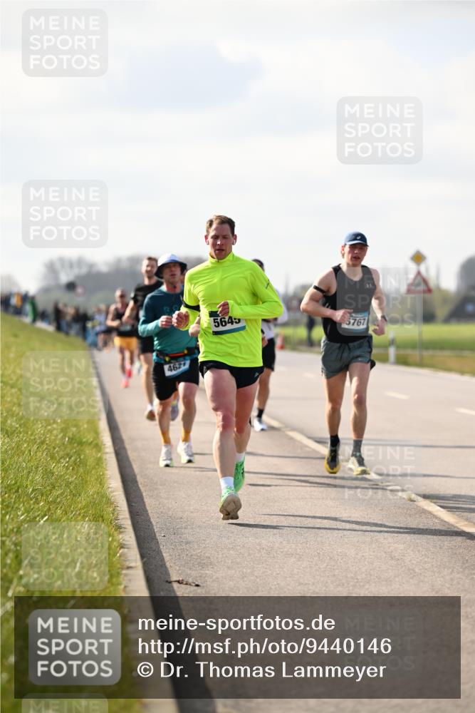 12.04.2026 - 45. Internationalen Wilhelmsburger Insellauf Dr. Thomas Lammeyer http://msf.ph/oto/9440146 12.04.2026 10:04:08 Laufen 462, 5645, 5767 meine-sportfotos.de