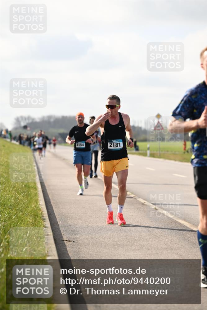 12.04.2026 - 45. Internationalen Wilhelmsburger Insellauf Dr. Thomas Lammeyer http://msf.ph/oto/9440200 12.04.2026 10:04:19 Laufen 4154, 2181 meine-sportfotos.de
