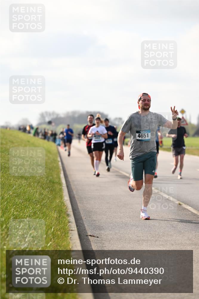 12.04.2026 - 45. Internationalen Wilhelmsburger Insellauf Dr. Thomas Lammeyer http://msf.ph/oto/9440390 12.04.2026 10:04:55 Laufen 45, 4651 meine-sportfotos.de