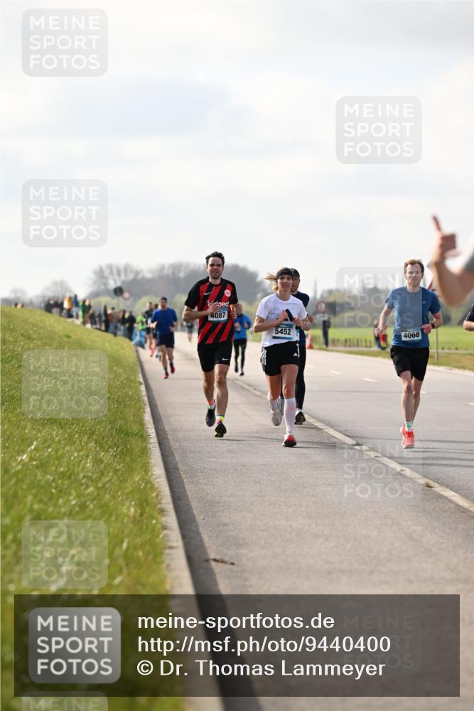 12.04.2026 - 45. Internationalen Wilhelmsburger Insellauf Dr. Thomas Lammeyer http://msf.ph/oto/9440400 12.04.2026 10:04:56 Laufen 4087, 5452, 4068 meine-sportfotos.de