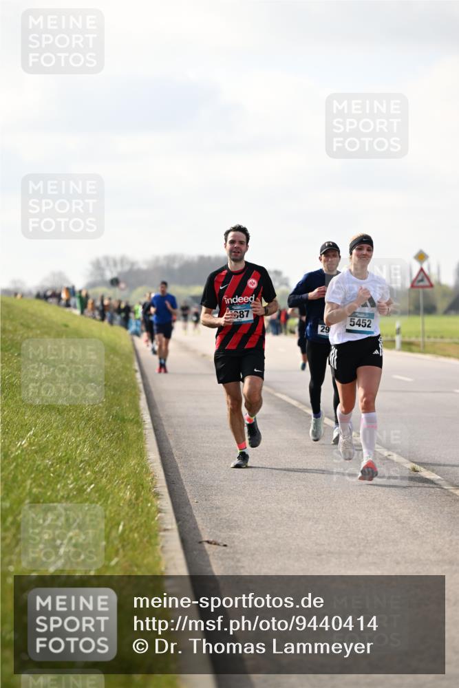 12.04.2026 - 45. Internationalen Wilhelmsburger Insellauf Dr. Thomas Lammeyer http://msf.ph/oto/9440414 12.04.2026 10:04:58 Laufen 587, 29, 5452 meine-sportfotos.de