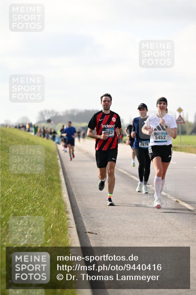 12.04.2026 - 45. Internationalen Wilhelmsburger Insellauf Dr. Thomas Lammeyer http://msf.ph/oto/9440416 12.04.2026 10:04:58 Laufen 4087, 2979, 5452 meine-sportfotos.de