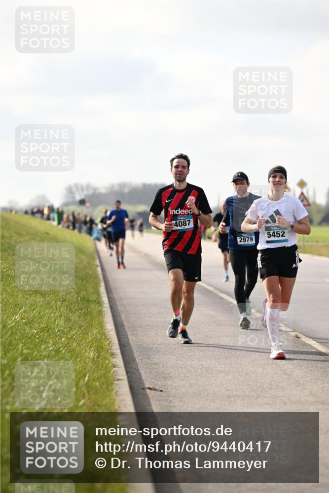 12.04.2026 - 45. Internationalen Wilhelmsburger Insellauf Dr. Thomas Lammeyer http://msf.ph/oto/9440417 12.04.2026 10:04:59 Laufen 4087, 5452, 2979 meine-sportfotos.de