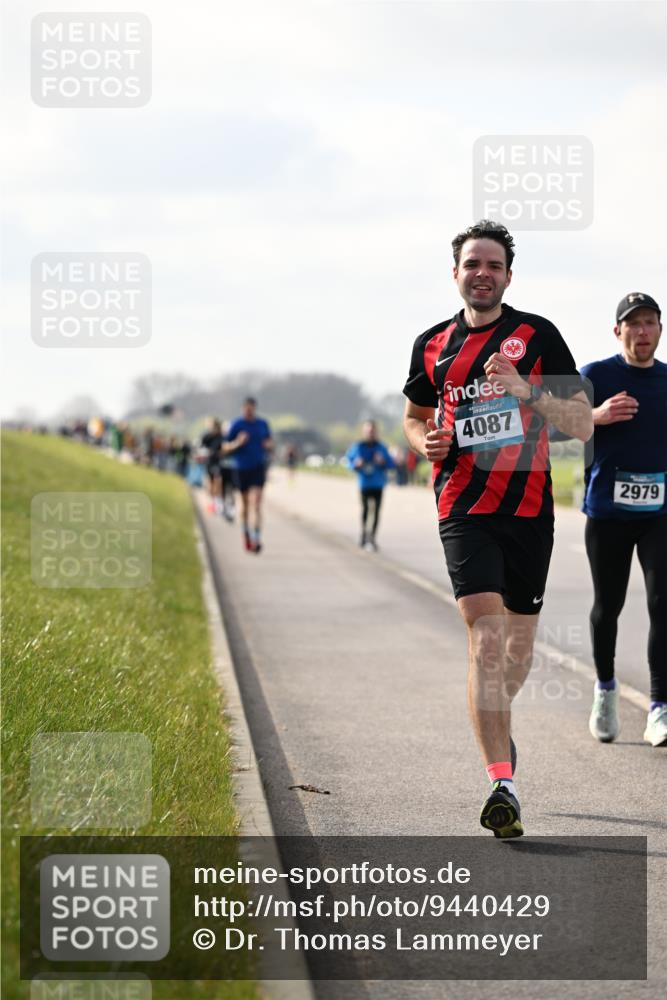 12.04.2026 - 45. Internationalen Wilhelmsburger Insellauf Dr. Thomas Lammeyer http://msf.ph/oto/9440429 12.04.2026 10:05:00 Laufen 4087, 2979 meine-sportfotos.de